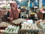 MAHAL-Siti-Juwariyah-Pedagang-telur.jpg