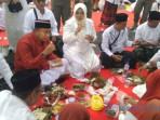 MAKAN-BERSAMA-Ratusan-santri-bersama-Bupati-Situbondo-Yusuf-Rio-Wahyu.jpg