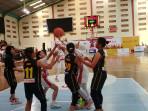 MENDOMINASI-Pertandingan-basket-putri-SMAN-2-Lumajang.jpg