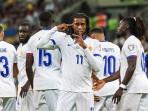 Pemain-Prancis-Michael-Olise-berselebrasi-usai-mencetak-gol-di-laga-Kualifikasi-Piala-Dunia-2026.jpg