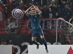 Pemain-timnas-Thailand-Theerathon-Bunmathan-melakukan-selebrasi.jpg