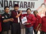 Pengacara-daftar-di-PDIP-Stb.jpg
