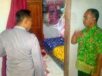 Polisi-lakukan-olah-Tempat-Kejadian-Perkara-rumah-korban-Desa-Pace-Kecamatan-Silo-Jember.jpg