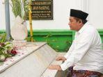 Puguh-Pamungkas-saat-ziarah.jpg