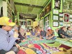 Ramdhanu-Dwiyantoro-saat-berdiskusi-dengan-para-pelaku-seni-dan-budaya.jpg