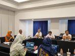 Rapat-bersama-untuk-membahas-kelanjutan-pembangunan-proyek-strategis-nasional.jpg