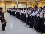 Ribuan-mahasiswa-panitia-dosen-dan-jajaran-senat-Unigoro-kompak-flashmob-Tari-Api-Khayangan.jpg