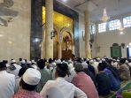 Suasana-pelaksanaan-sholat-Idul-Fitri-1446-H-di-Masjid-Agung-At-Taqwa.jpg