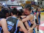 TANGIS-BAHAGIA-Ekspresi-pemain-basket-putri-SMAN-1-Glagah.jpg