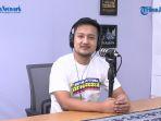 Tom-Liwafa-saat-hadir-di-Studio-TribunJatim-Network-di-Surabaya.jpg