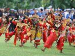 eringatan-Hardiknas-2024-yang-digelar-di-halaman-Kantor-Bupati-Banyuwangi-Kamis-252024.jpg
