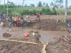 kerja-bakti-perbaiki-pipa-rusak-terdampak-banjir.jpg