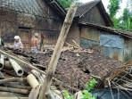 rumah-rusak-gempa-jember.jpg