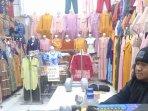 suasana-lapak-pakaian-di-Pasar-Tanjung.jpg