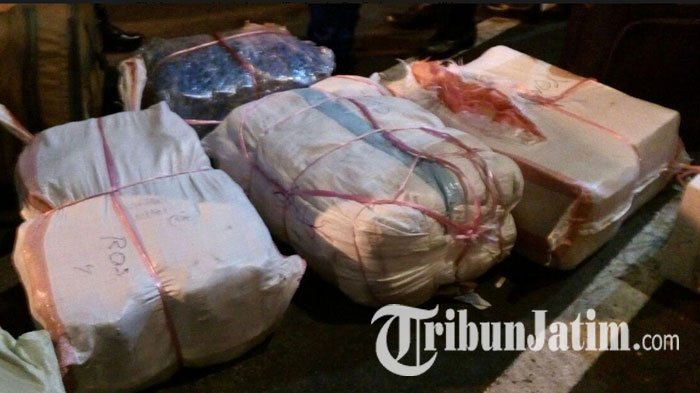 Diduga Selundupkan Miras di Pelabuhan Tanjung Perak Surabaya, Dua Pria Diamankan Polisi Air