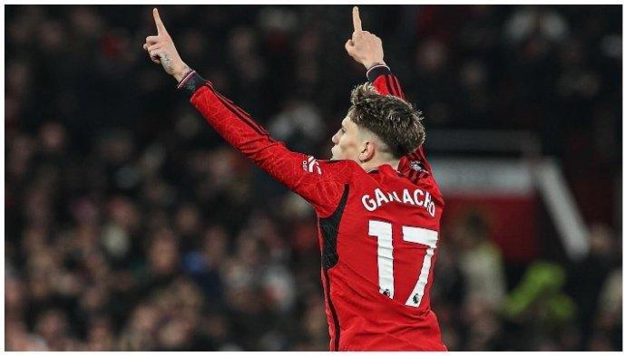 DIUSIR - Foto arsip mega bintang Manchester United, Alejandro Garnacho pada 2023 lalu. Hubungan Alejandro Garnacho dengan pelatih Manchester United, Ruben Amorim tengah bersitegang. Bahkan secara terbuka, Ruben Amorim mengusir Garnacho dari timnya, Rabu (28/5/2025).