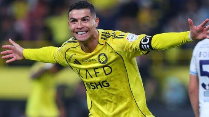 ATLET TERMAHAL - Cristiano Ronaldo. Berdasarkan laporan World’s Highest-Paid Athletes (atlet dengan bayaran tertinggi di dunia) tahun 2025, Forbes menobatkan Cristiano Ronaldo sebagai atlet dengan pendapatan tertinggi 2025.
