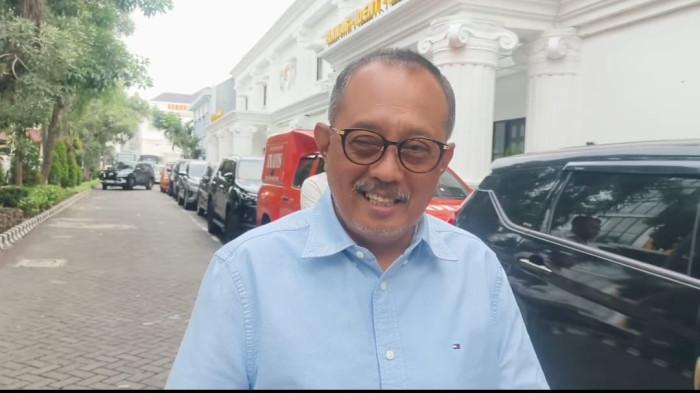 DIPERIKSA - Wakil Wali Kota Surabaya Armuji bersama Ketua DPRD Jawa Timur Musyafak Rouf memenuhi panggilan penyidik Satreskrim Polrestabes Surabaya, Kamis (5/2/2026). Keduanya diperiksa terkait Bimtek DPRD Kota Surabaya.