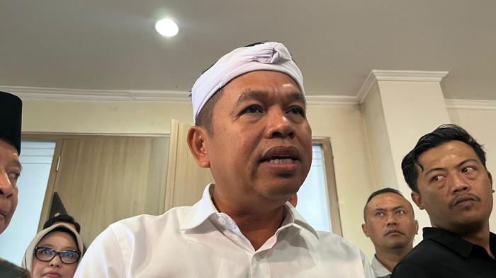 KRIMINALISASI GURU - Gubernur Jawa Barat Dedi Mulyadi di Balai Kota Depok, Selasa (29/4/2025). Belakangan ini Dedi Mulyadi ikut menyoroti kasus guru atau kepsek yang dipolisikan wali murid.