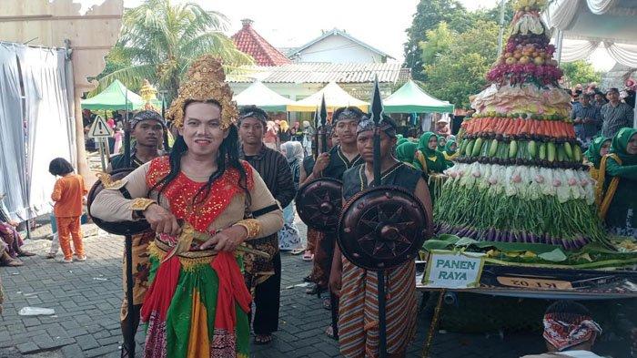 Ruwahan Sendangduwur dan Pawai Budaya di Lamongan, Suguhkan 7 Macam Makanan untuk 1000 Pengunjung