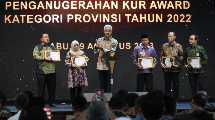 3 Kali Berturut-turut, Ganjar Bawa Jateng Raih Penghargaan Provinsi Terbaik Penyaluran KUR Nasional