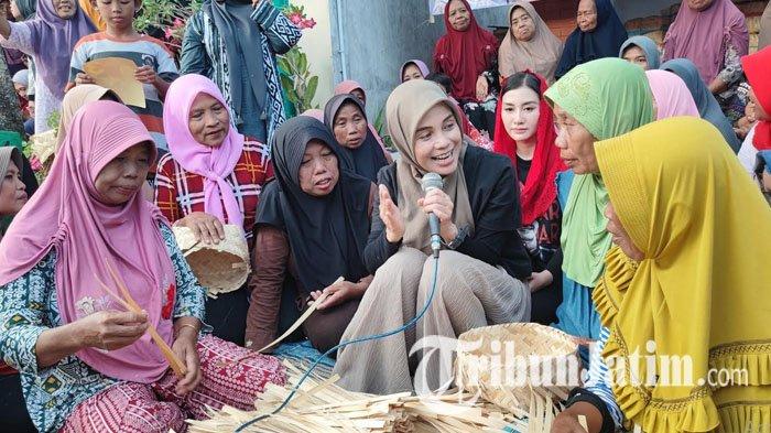 Kenalkan Kartu Sakti di Trenggalek, Siti Atikoh Kampanyekan Ubah Aturan Tenaga Kerja Disabilitas