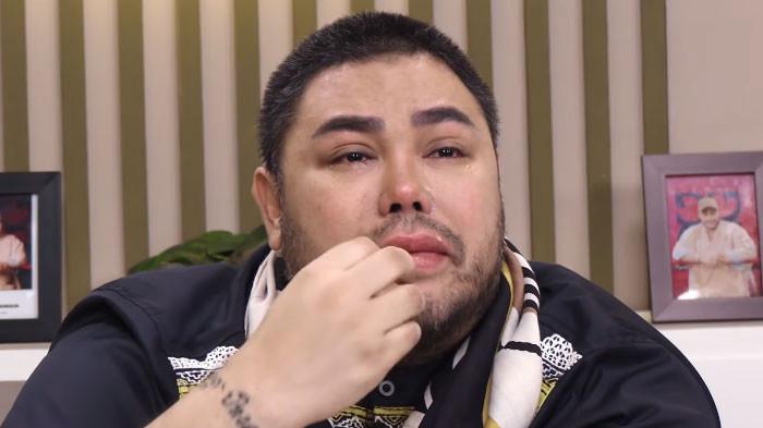 JUAL SABUN MANDI - Desainer sekaligus presenter kondang, Ivan Gunawan menjual sabun mandi Rp400 ribu. Ia menceritakan pengalamannya jualan di live TikTok. Hasilnya jauh dari ekspektasi, Rabu (9/11/2025).