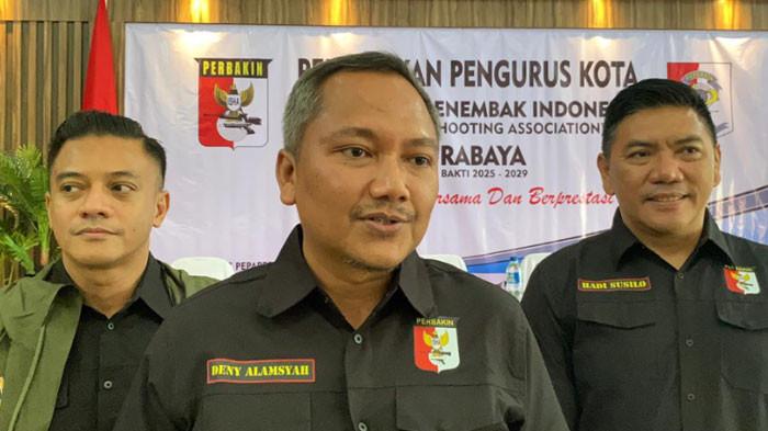Jabatan Ketua Perbakin Surabaya resmi diemban Deny Alamsyah menggantikan Teguh Wijaya. Kepengurusan Persatuan Menembak Indonesia (Perbakin) Kota Surabaya periode 2025–2029 resmi dilantik dalam sebuah prosesi yang digelar khidmat di Surabaya.