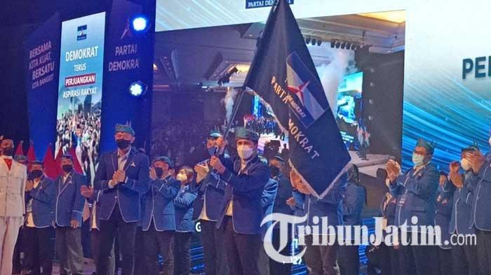 BREAKING NEWS - AHY Resmi Lantik Emil Dardak sebagai Ketua DPD Partai Demokrat Jatim