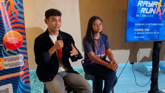 JELANG RAYA RUN 2025 - hadir Komang Adelia Nala Ratih, Group Head Product Design Bank Raya, serta Rahmad Setiabudi, atlet sekaligus influencer lari. Keduanya berbagi pandangan seputar pentingnya konsistensi, gaya hidup sehat, serta keseimbangan antara fisik dan finansial.