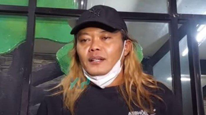 SULE MENGANGGUR - Sule komedian mengaku kini tengah merasakan sepi job lantaran seorang artis. Sule membongkarnya dalam sebuah podcast, Selasa (4/11/2025).