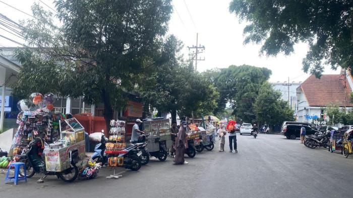 Antisipasi PKL Jualan di Alun-Alun Merdeka, Satpol PP Kota Malang Akan Dirikan Pos Pantau