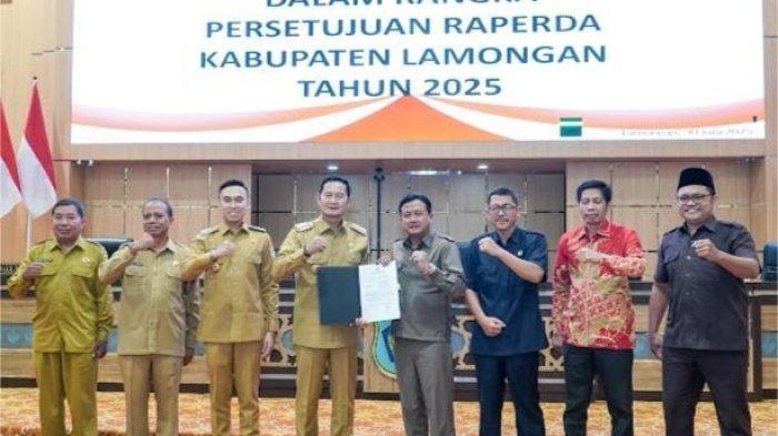 Rapat Paripurna Ketok Palu, Setujui Tujuh Raperda Tahun 2025 Jadi Perda di Lamongan