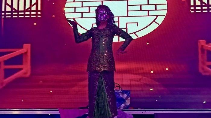 Maestro Tari Didik Nini Thowok Merayakan Imlek di Surabaya, Tampilkan Lima Elemen Dalam Tarian