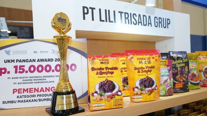 Produk UMKM 'Bumbu Praktis dan Lengkap Rendang Minang Uni Lili'  berhasil meraih penghargaan UKM Pangan Award 2025 untuk kategori Produk Bumbu Masakan/Bumbu Dapur pada ajang Pangan Nusa Expo 2025Rabu, (15/10)