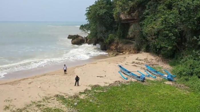 Pantai Bukit Indah Blitar