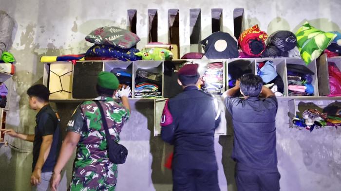 Hasil Razia Kamar Warga Binaan Lapas Ngawi, Petugas Gabungan Temukan HP hingga Benda Tajam