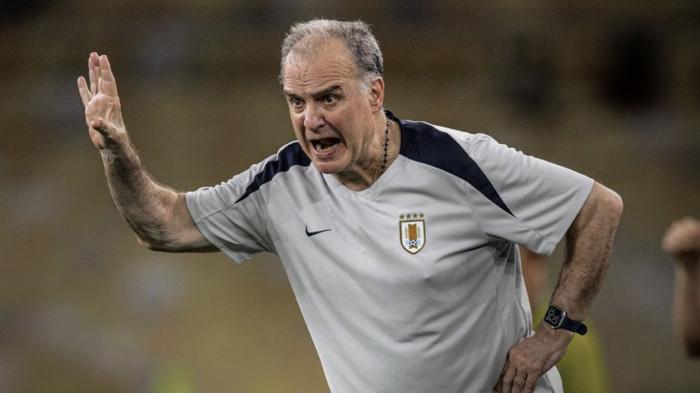 Sosok Marcelo Bielsa, Pelatih Uruguay  yang Dijuluki El Loco karena Taktik Ekstremnya