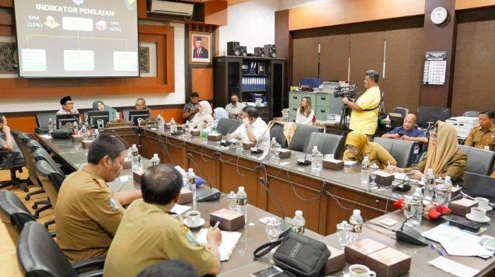 Polemik Penjualan Seragam, Dewan Minta Koperasi Sekolah Dirapikan Total