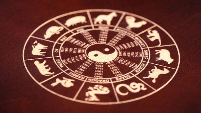 Shio-shio yang Diprediksi Bersinar Terang di 2025, Lengkap Feng Shui Tahun Ular Kayu Menurut Pakar