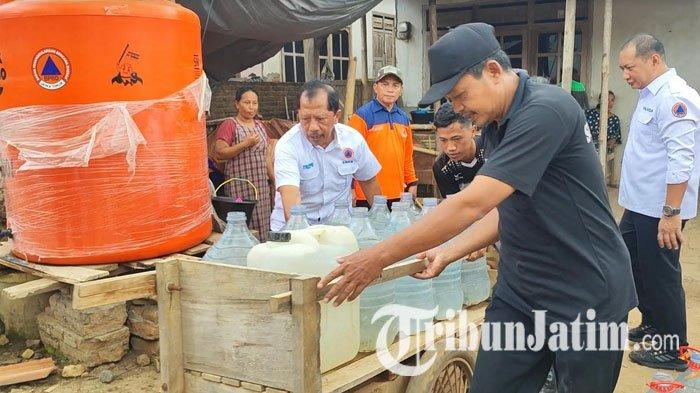 Trenggalek masih Dilanda Kekeringan, Warga Terpaksa Beli Air dan Galon untuk Penuhi Kebutuhan