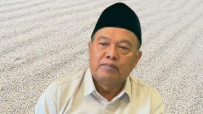 TUTUP PINTU DAMAI - Mantan dosen Universitas Islam Negeri Maulana Malik Ibrahim Malang (UIN Malang), Imam Muslimin atau Yai Mim siap berperang dengan tetangganya, Nurul Sahara yang kini tengah konflik. Yai Mim mengisyaratkan menutup pintu damai meski Sahara telah meminta maaf, Jumat (3/10/2025).