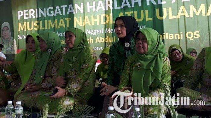 Datangi Harlah Muslimat NU, Baju Arzetti Bilbina Beda dari Jamaah Lainnya, Ini Alasannya