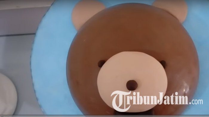 VIDEO - Tips Super Praktis Membuat Coklat Pinata Pengganti Kue Ulang Tahun