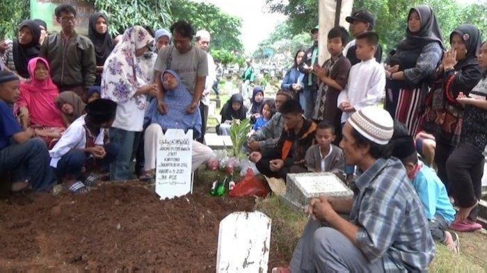 Curhatan Pilu Ibunda Bocah yang Dibunuh Siswi SMP, Merasa Sang Anak Masih Ada, 'Dia Lagi Nonton'