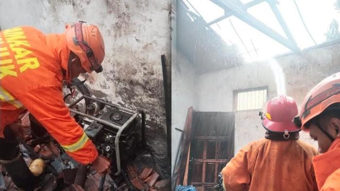 PEMADAMAN - Petugas Damkar Kabupaten Nganjuk tengah berjibaku menjinakkan api yang melalap sebuah rumah di Desa Drenges, Kecamatan Kertosono, Rabu (5/11/2025). Api muncul akibat pemilik rumah nyalakan rokok saat sedot bensin dari tangki motornya. 