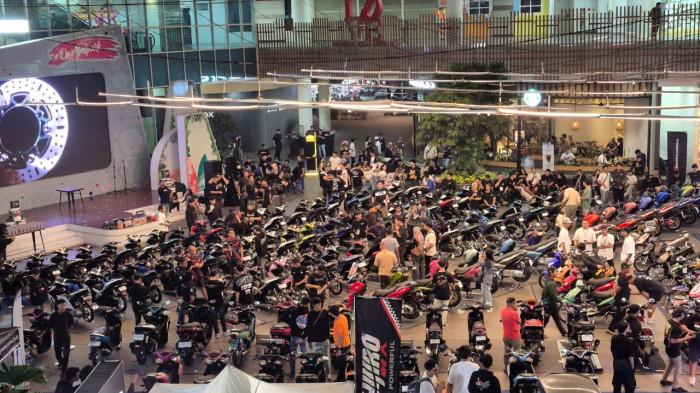 AEROX - event bertajuk We Are AEROX Society di awal tahun, kali ini para bikers AEROX lintas generasi kembali unjuk gigi, menunjukan gaya hidup dan hobi berkendara mereka melalui kegiatan bertajuk Gathering Team AEROX (GTA).