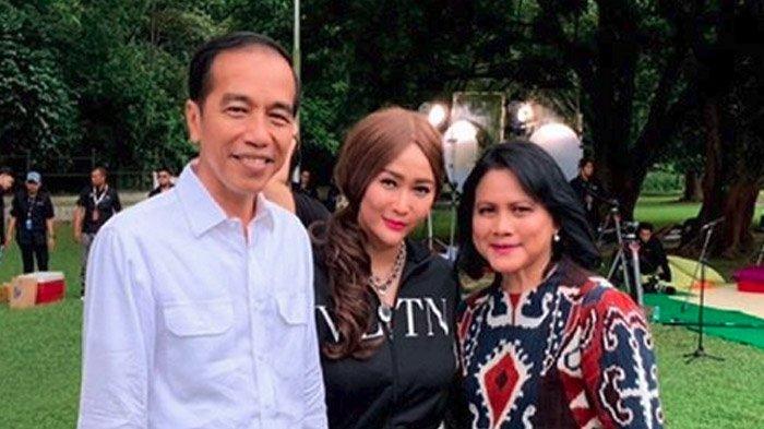 Foto Bareng Inul Daratista dan Nagita, Penampilan Iriana Jokowi Pakai Baju Etnik Curi Perhatian