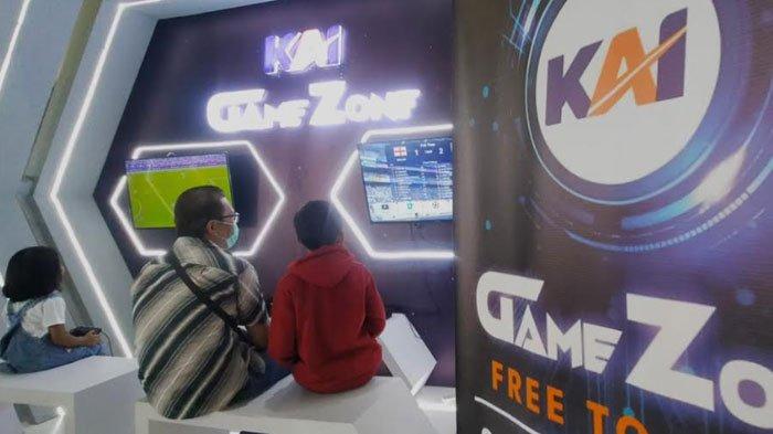 Tingkatkan Layanan Masa Libur Nataru, KAI Daop 8 Surabaya Sediakan Game Zone untuk Penumpang