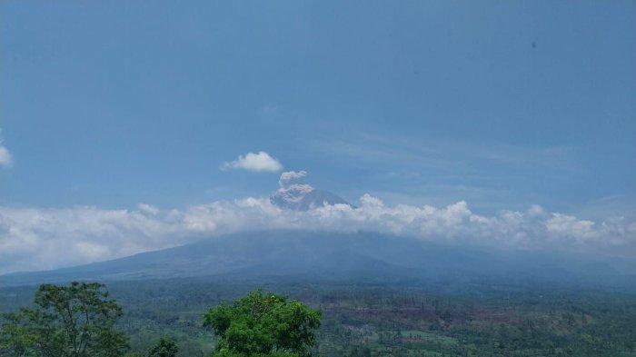 Gunung Semeru Kembali Luncurkan Awan Panas Sejauh 1 Kilometer, BPBD Lumajang: Tidak Ada Dampak